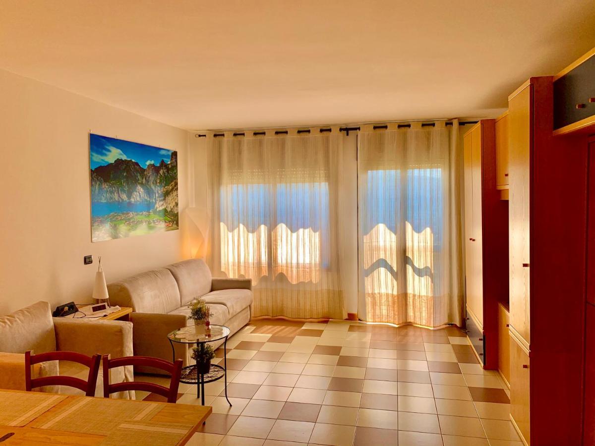 Ferienwohnung Sky&Pool Dom Riva del Garda Exterior foto
