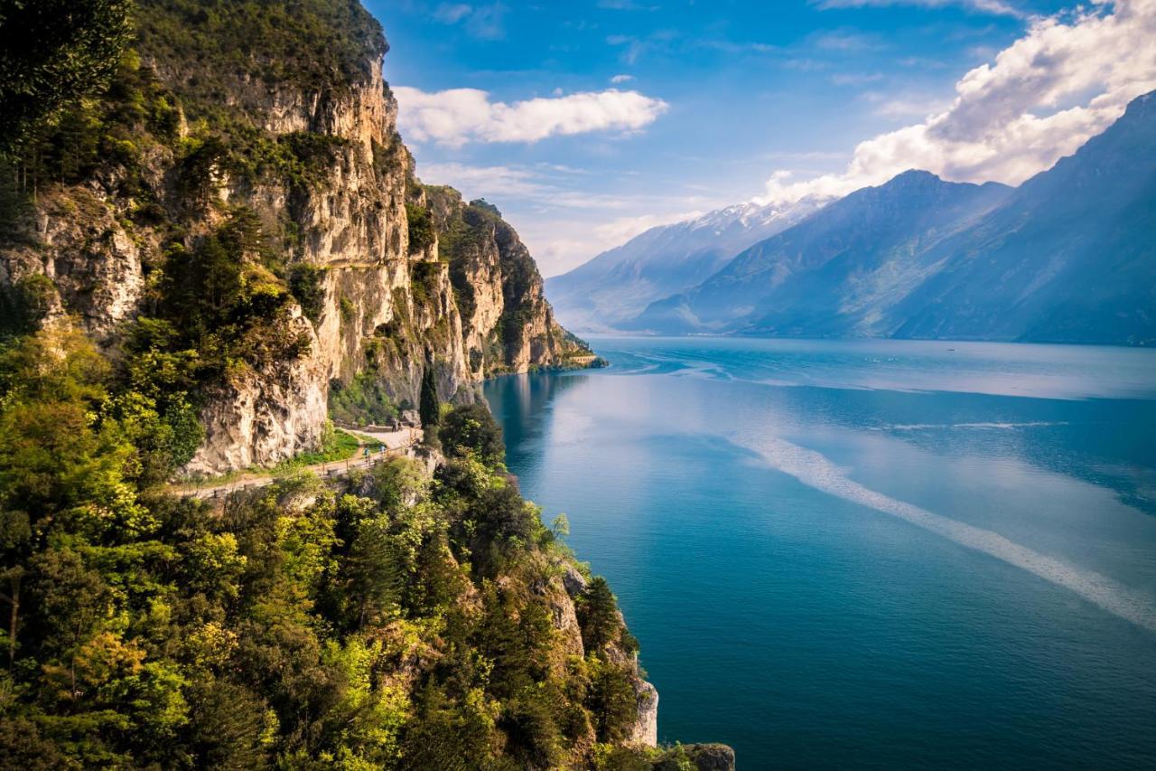 Ferienwohnung Sky&Pool Dom Riva del Garda Exterior foto