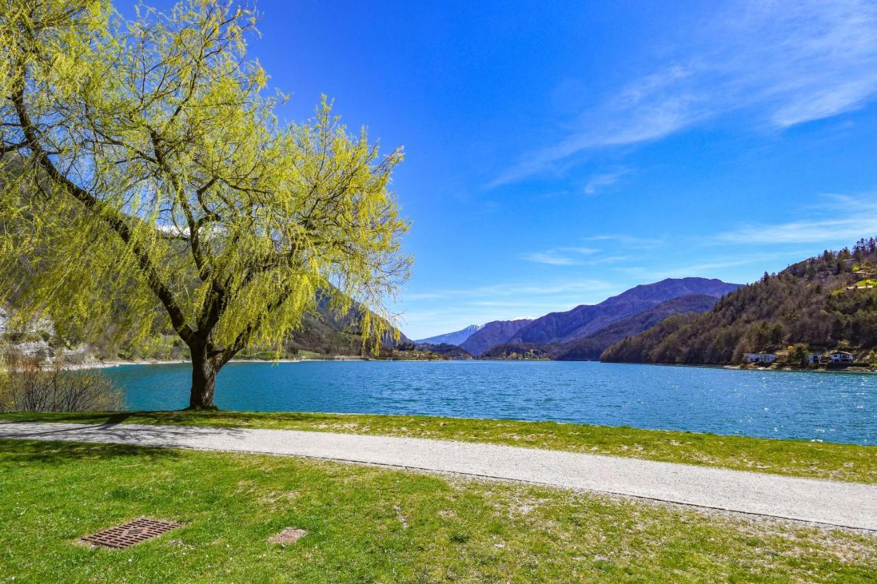Ferienwohnung Sky&Pool Dom Riva del Garda Exterior foto