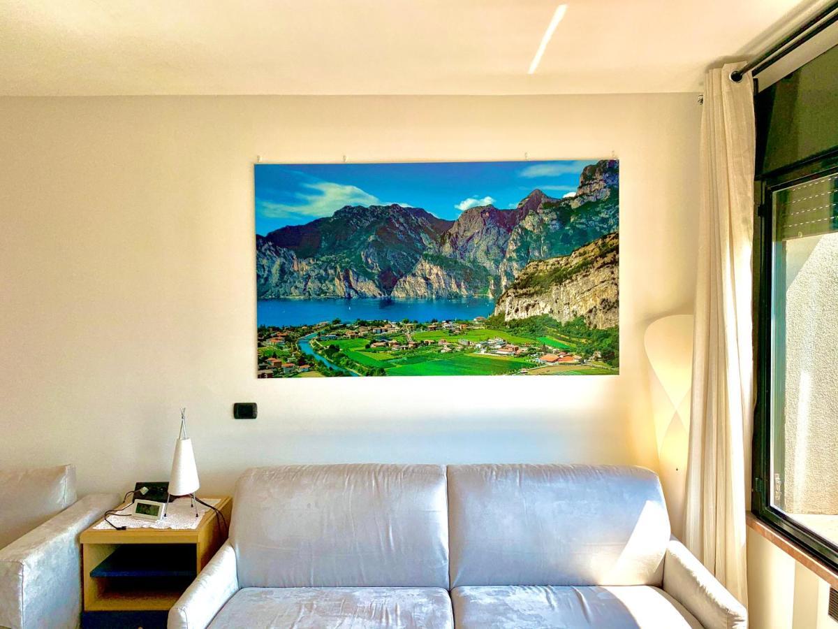 Ferienwohnung Sky&Pool Dom Riva del Garda Exterior foto