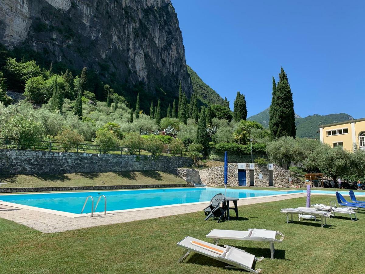 Ferienwohnung Sky&Pool Dom Riva del Garda Exterior foto